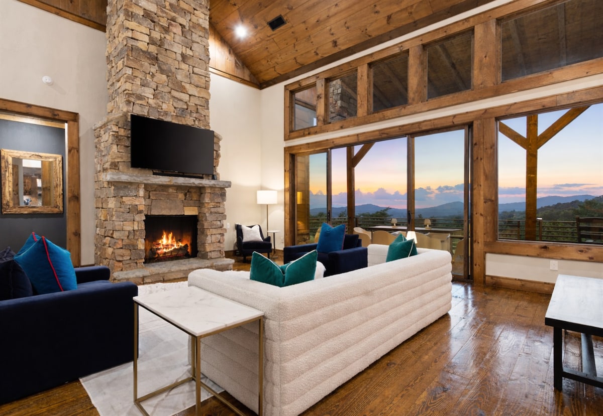 Luxury Blue Ridge Mountain Retreat